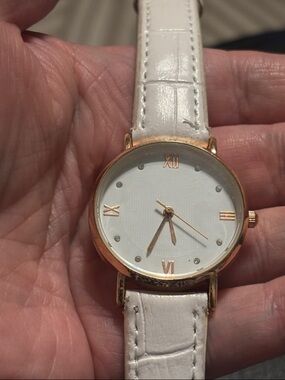White Strap Rose Gold-Tone Round Face Watch With Roman Numerals